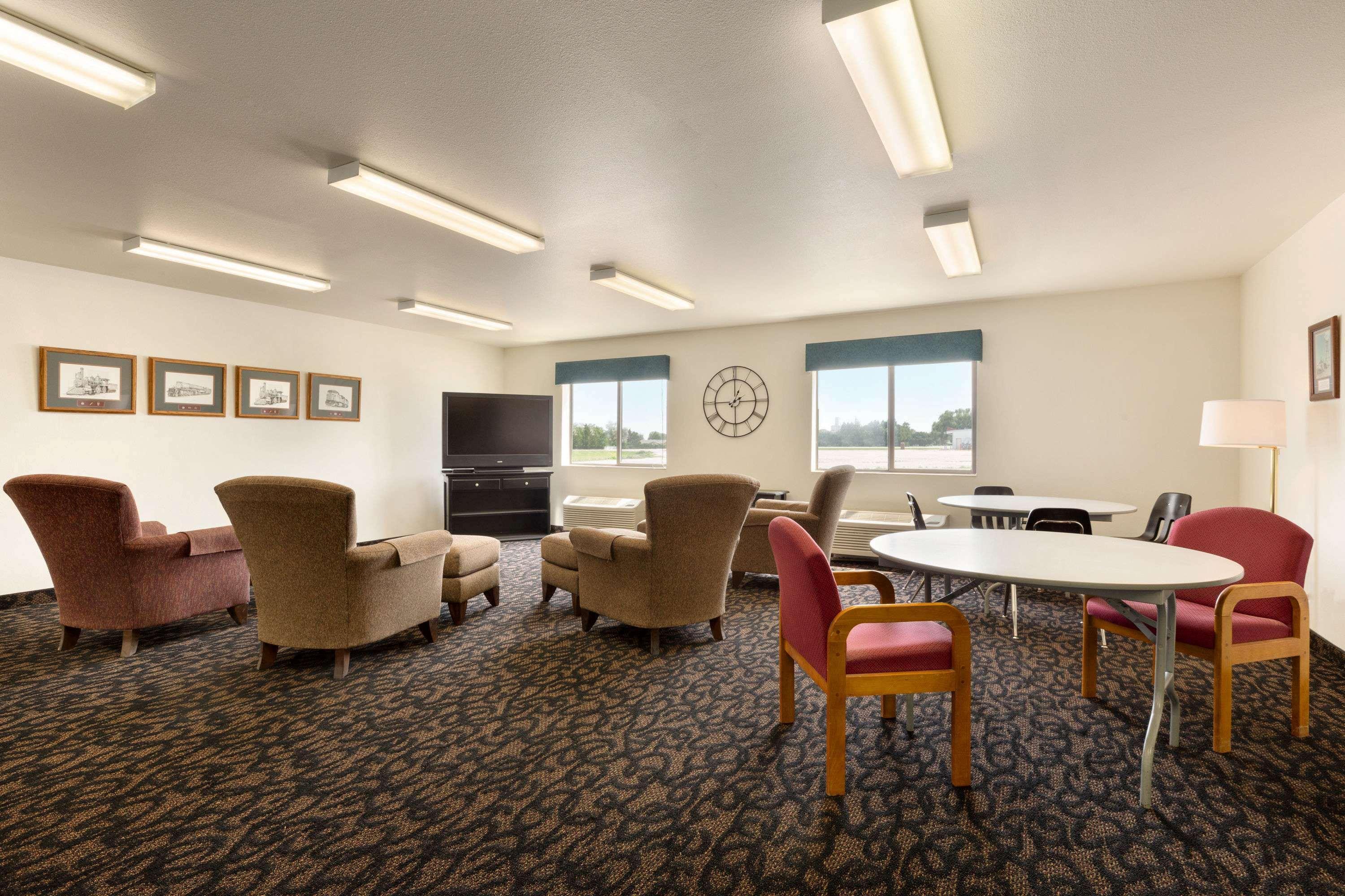 Travelodge By Wyndham Sharon Springs Exterior photo